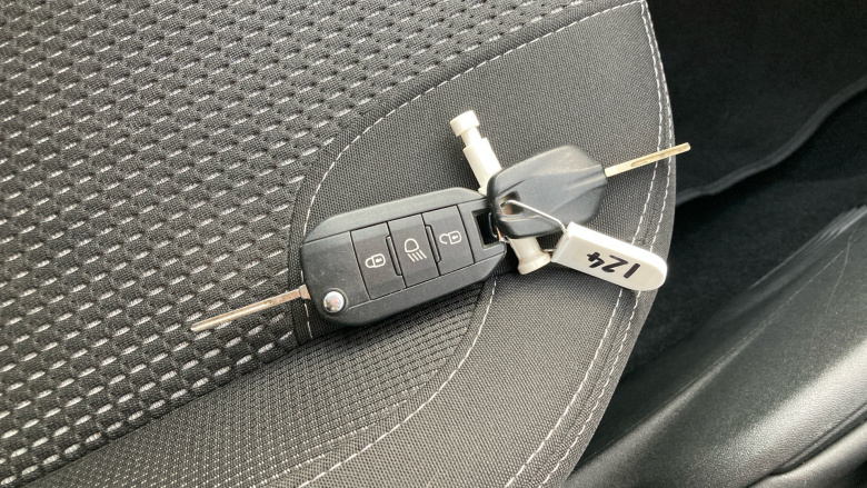 Peugeot 208 1.2 PureTech 82 Tech Edition 5dr [Start Stop] Petrol Hatchback